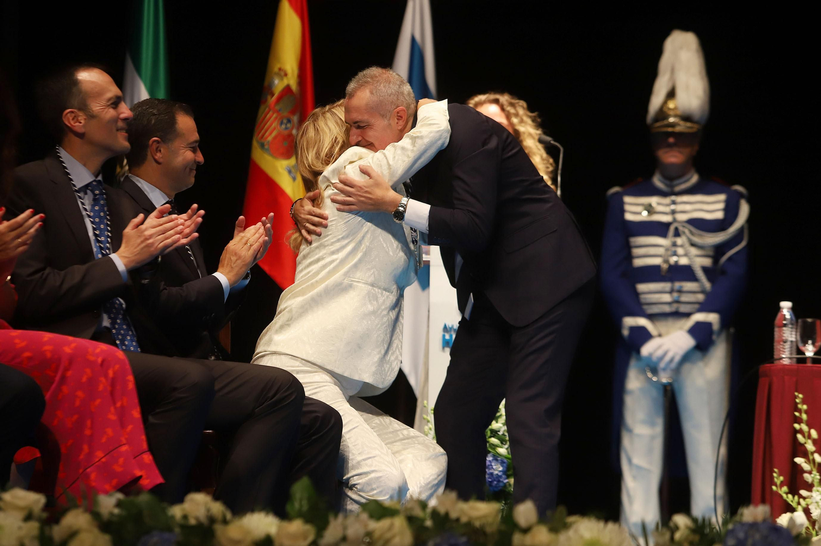 Imágenes de la toma de posesión de Pilar Miranda como alcaldesa de Huelva