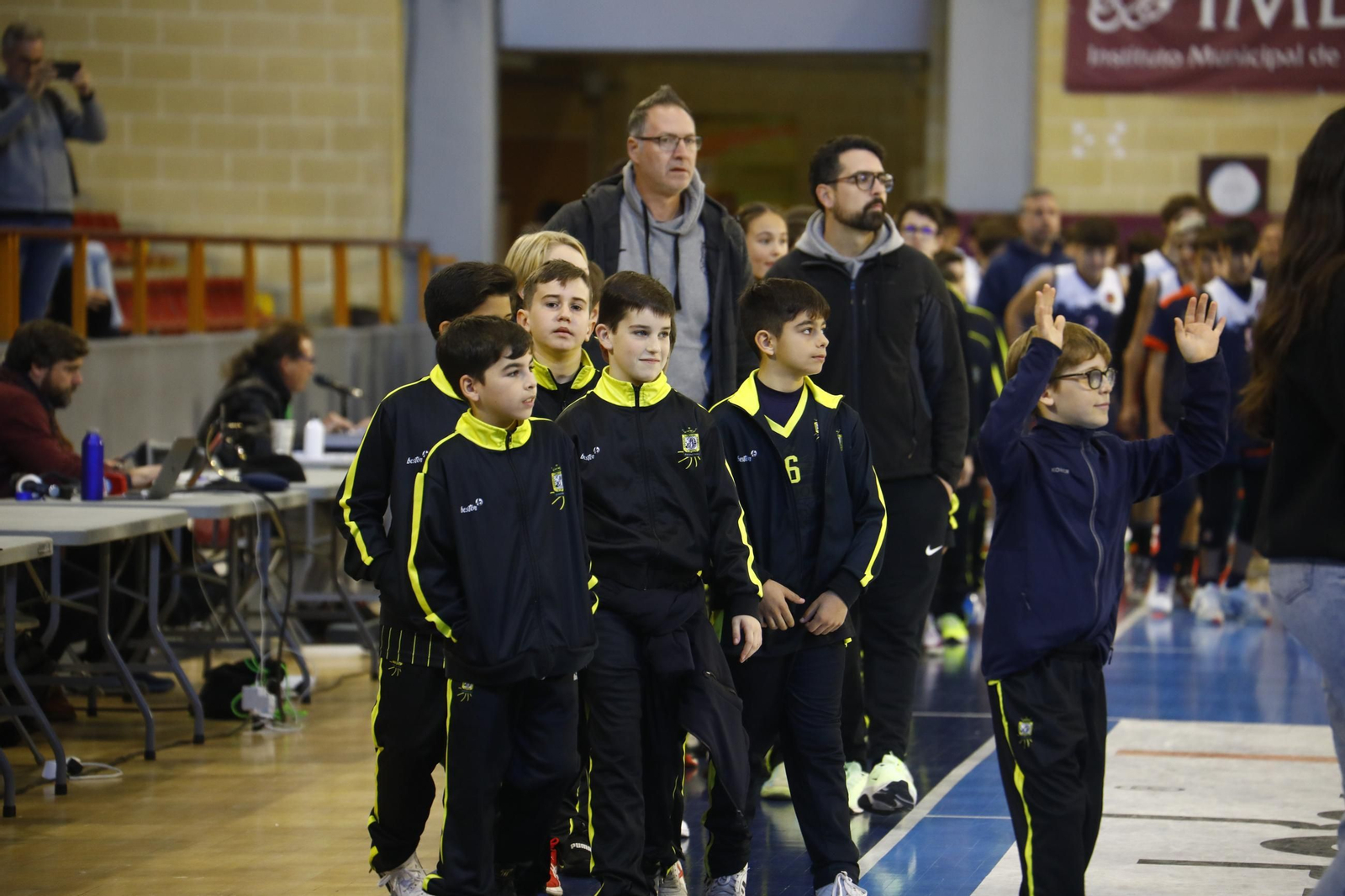 Las mejores fotos del ambiente en Vista Alegre para el Coto Córdoba - Zornotza