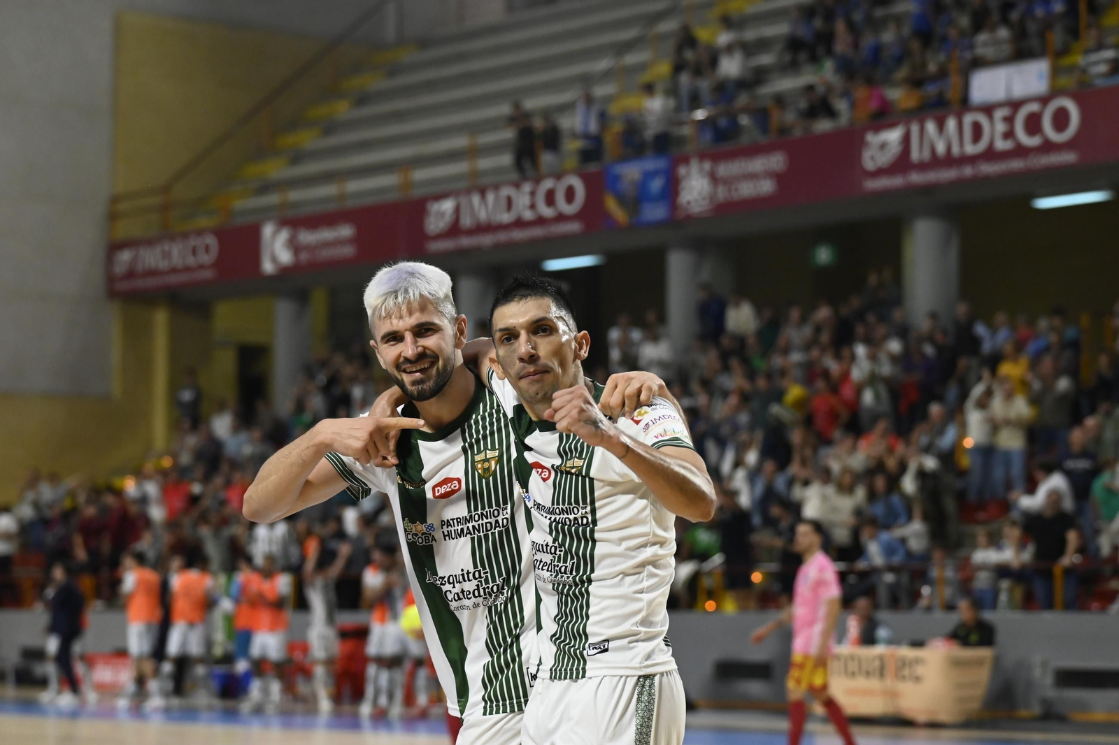 Las mejores fotos del ambiente en Vista Alegre en el Córdoba Futsal - Mazanares