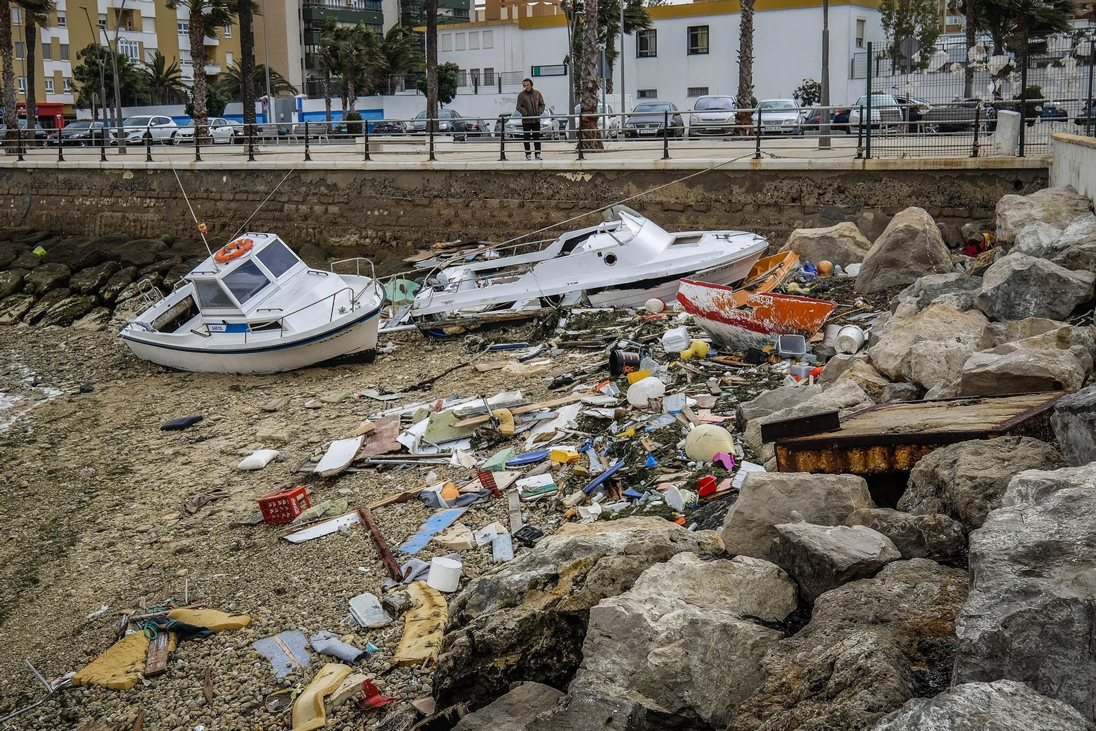 Efectos del temporal de levante en Cádiz