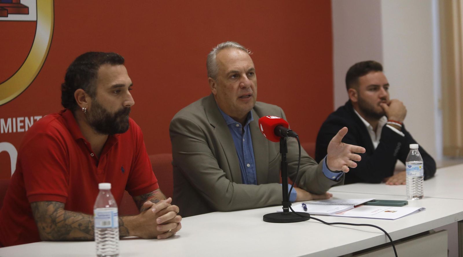 Asamblea de los trabajadores de la empresa Navec con Juan Carlos Ruiz Boix