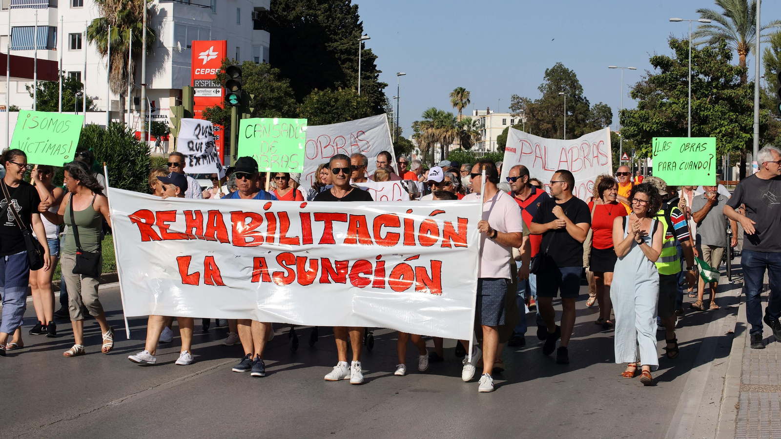 Los vecinos de la Asunción claman por las obras de sus bloques