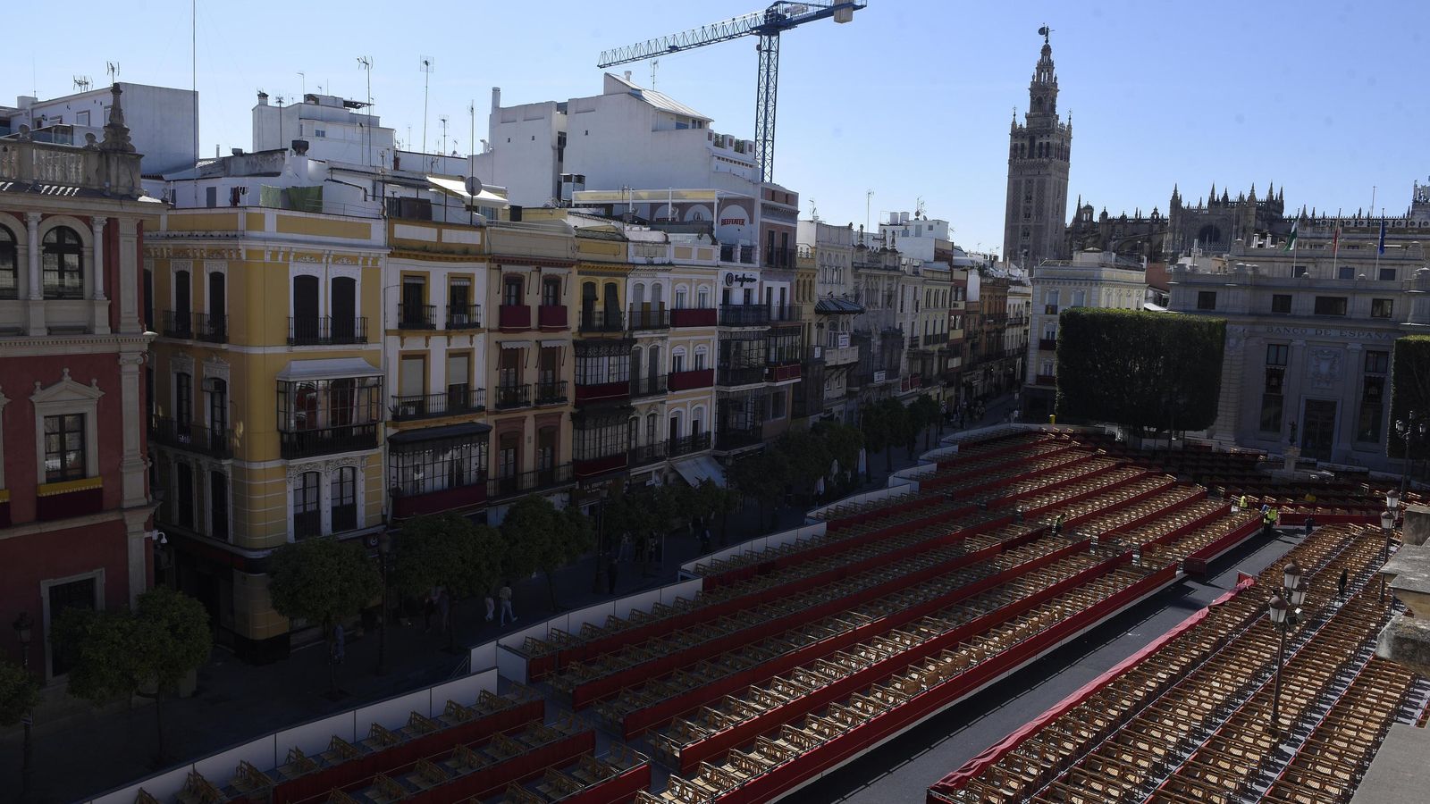 Los Palcos de la Plaza de San Francisco dispuestos para la Semana Santa.