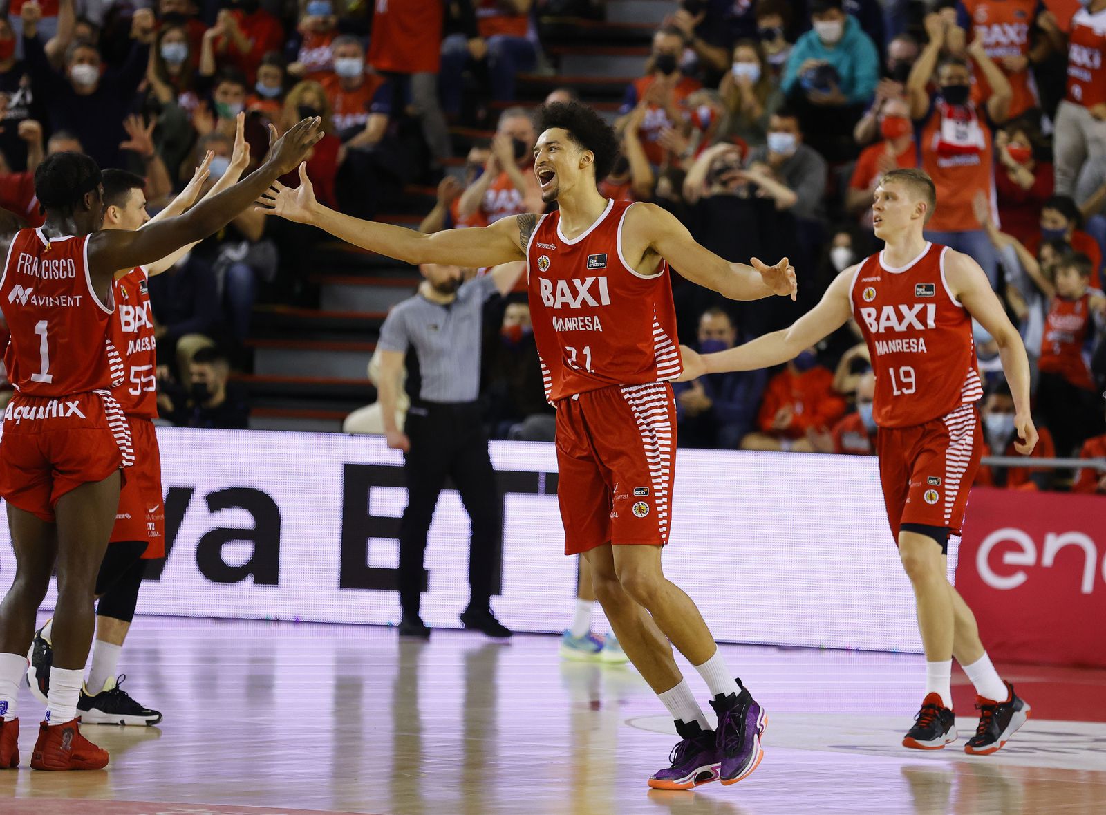 Ismail Bako celebra.