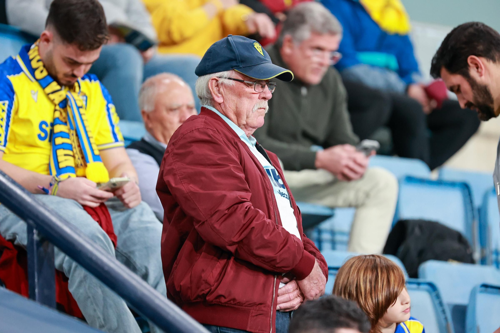 Búscate entre las imágenes del partido de fútbol entre Cádiz CF y Deportivo