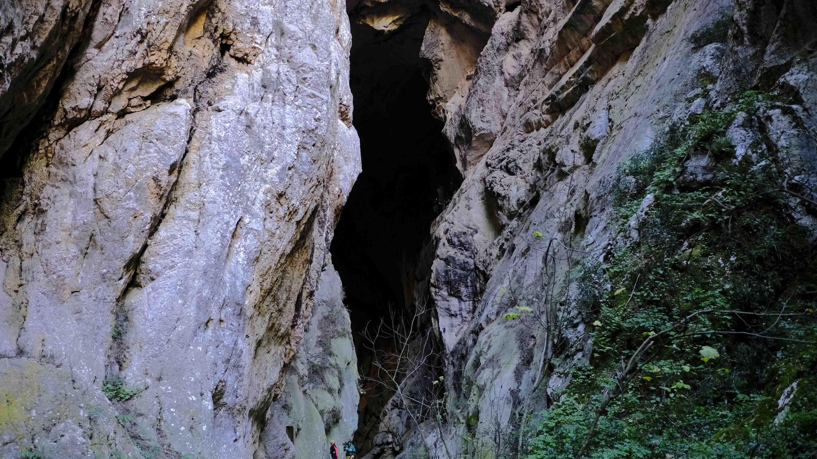 Cueva del Hundidero. Cueva del Hundidero.