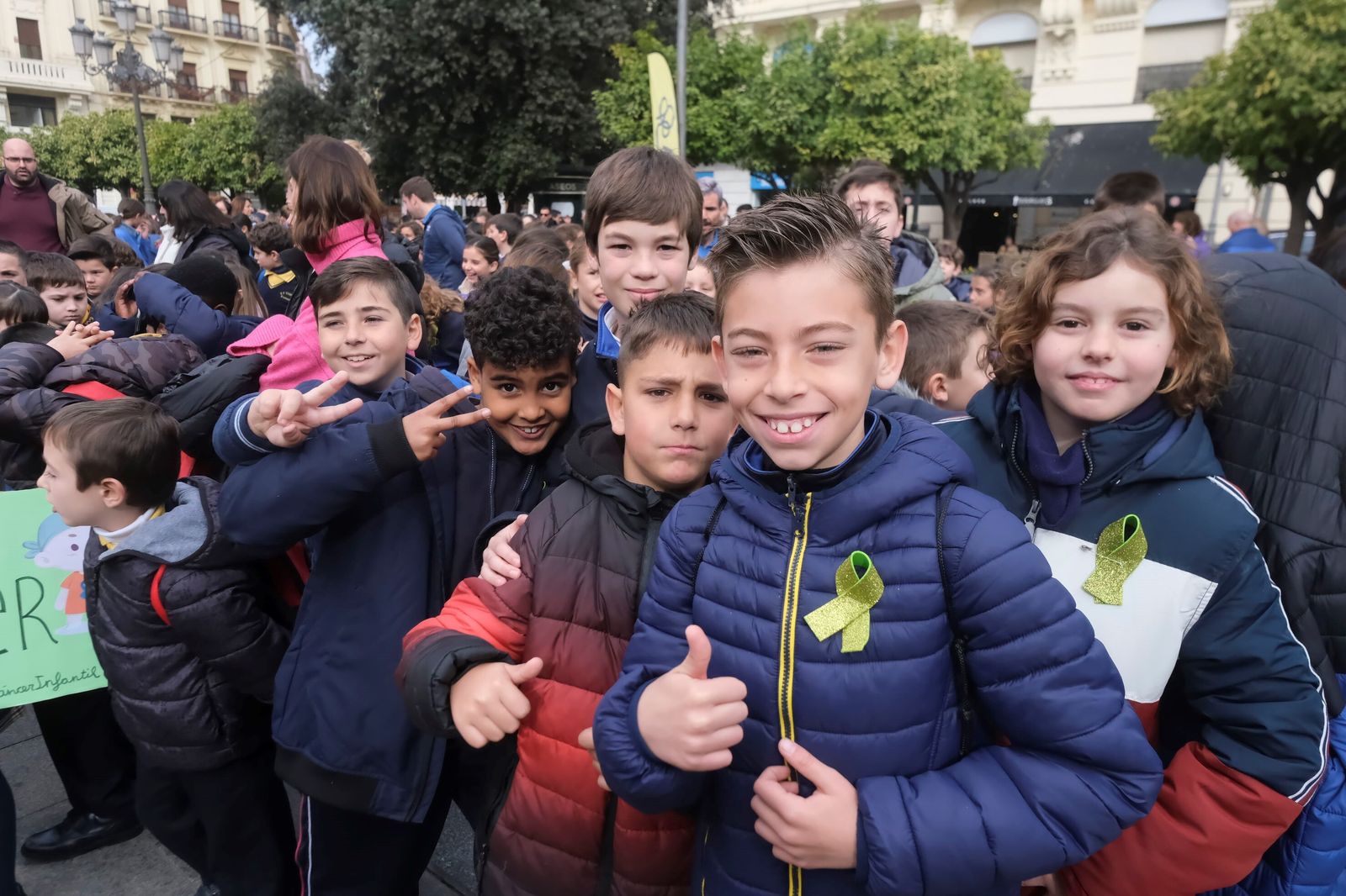 Córdoba celebra el Día del Cáncer Infantil con una marcha con cientos de escolares
