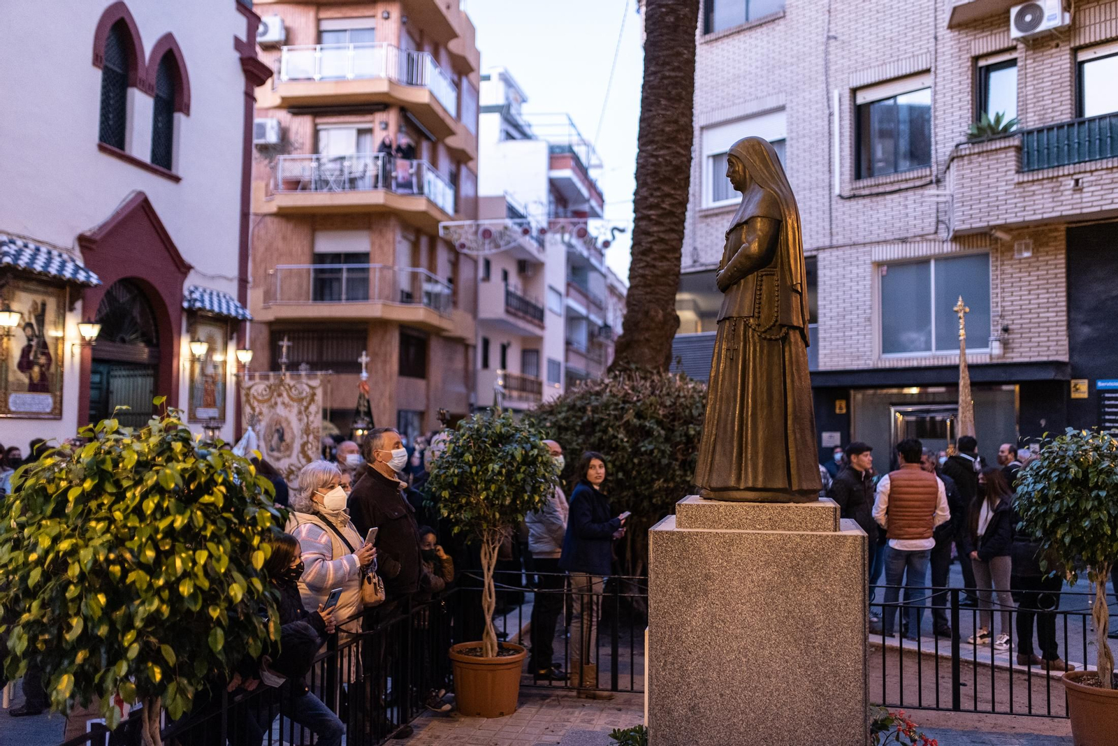 Imágenes de la Inmaculada Concepción procesionando por las calles de Huelva