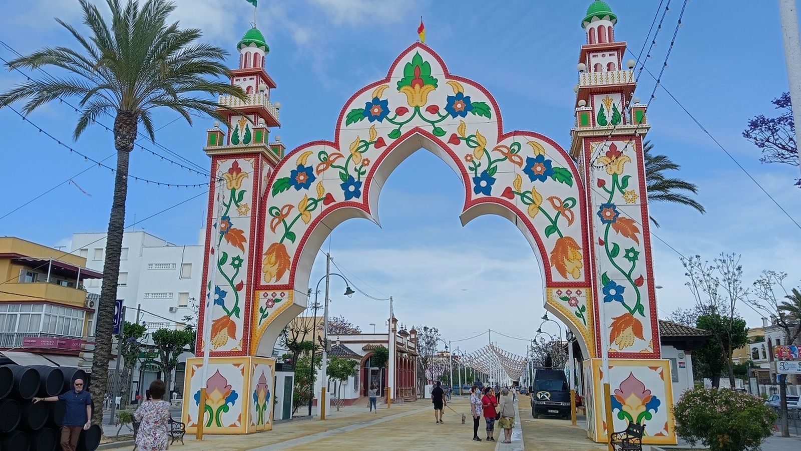 La portada del Real de la Feria de la Manzanilla.