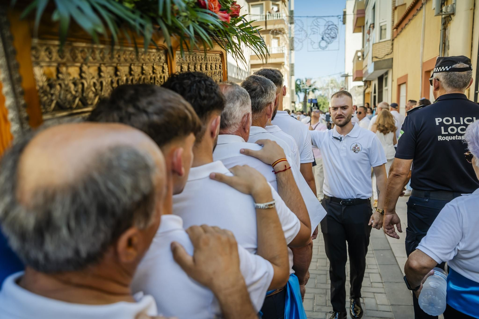 La procesión de la Virgen del Carmen y Santa Ana pone el broche final a las fiestas del Puerto de Roquetas