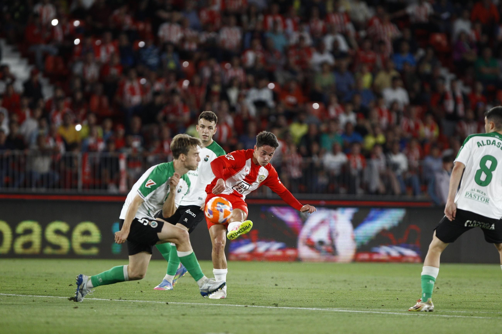 U.D. Almería-Racing de Santander, en imágenes