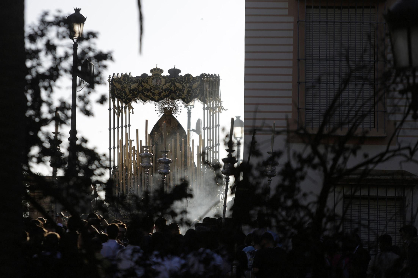 Imágenes de la procesión de la Virgen de la Soledad