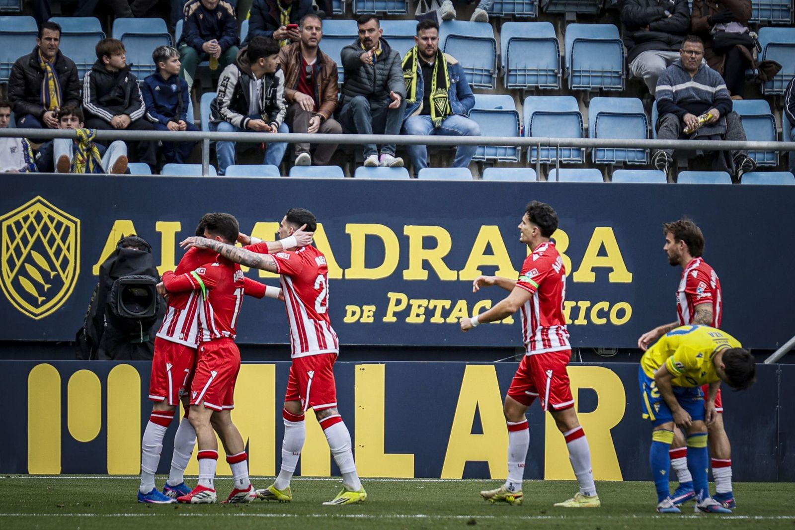 Búscate entre las imágenes del partido de fútbol Cádiz CF - UD Almería