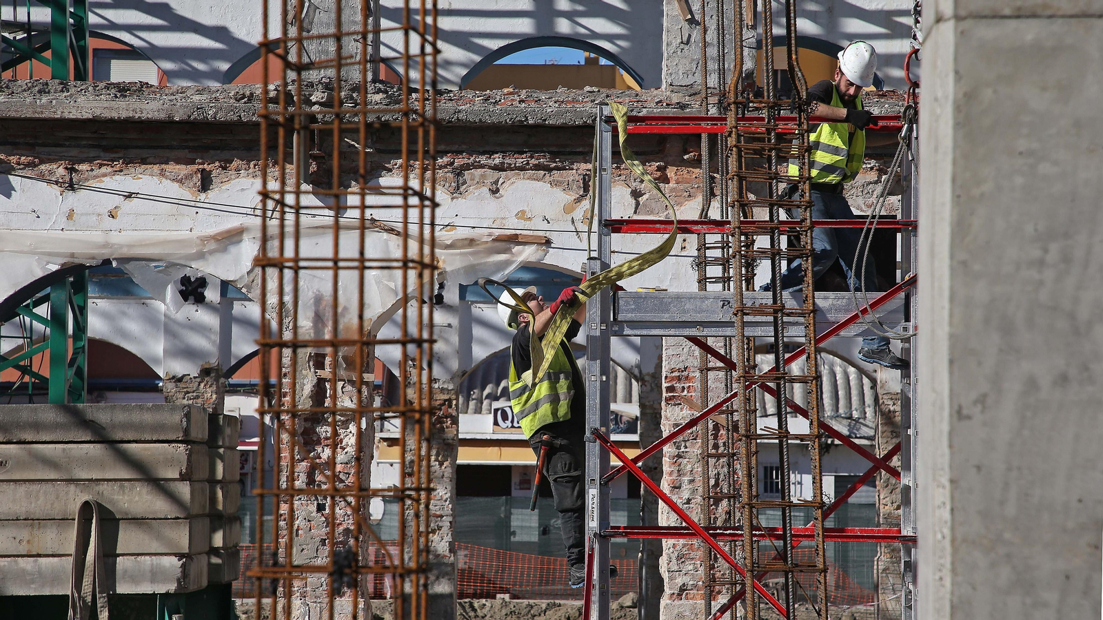 Fotos de las obras del mercado de La Línea