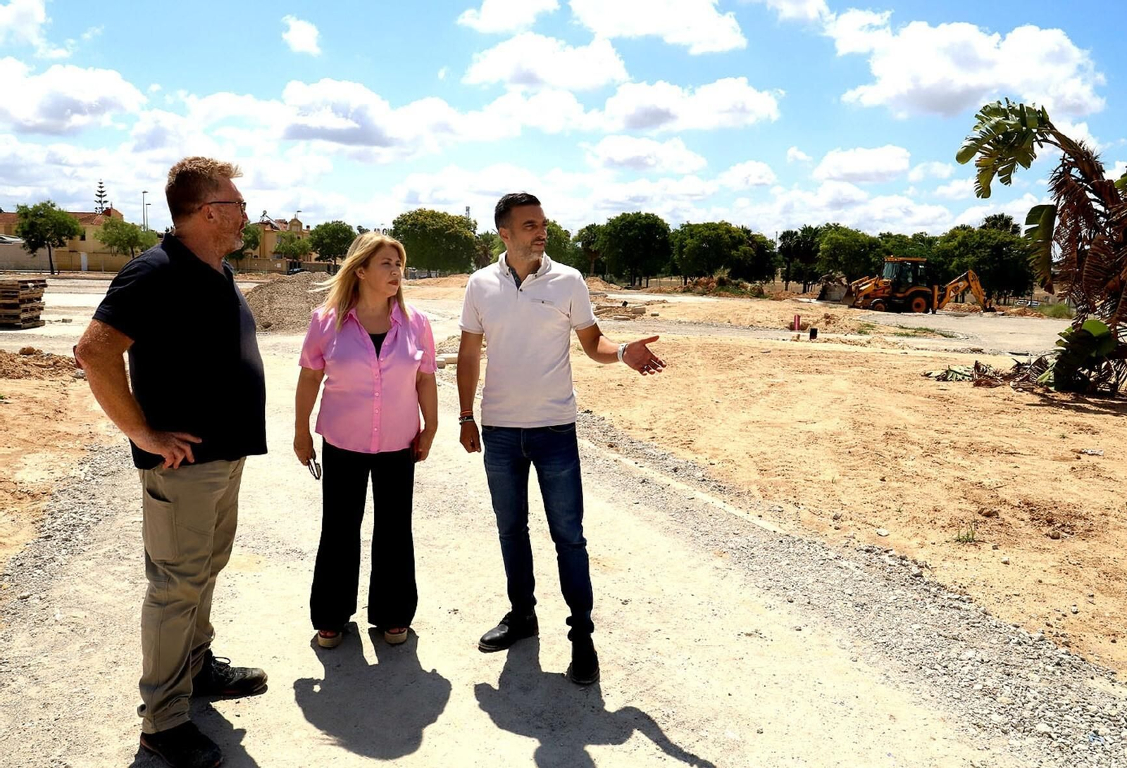 Mamen Sánchez y José Antonio Díaz, visitando las obras del nuevo parque de Villas del Este Mamen Sánchez y José Antonio Díaz, visitando las obras del nuevo parque de Villas del Este