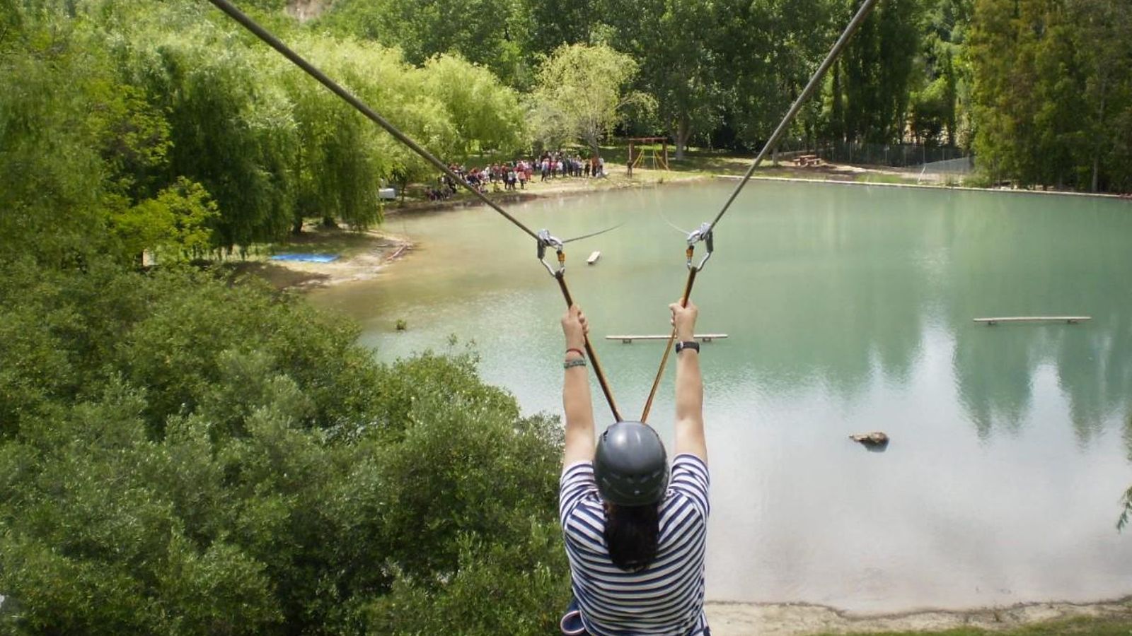 Tirolina de la playita de Zahara de la Sierra.