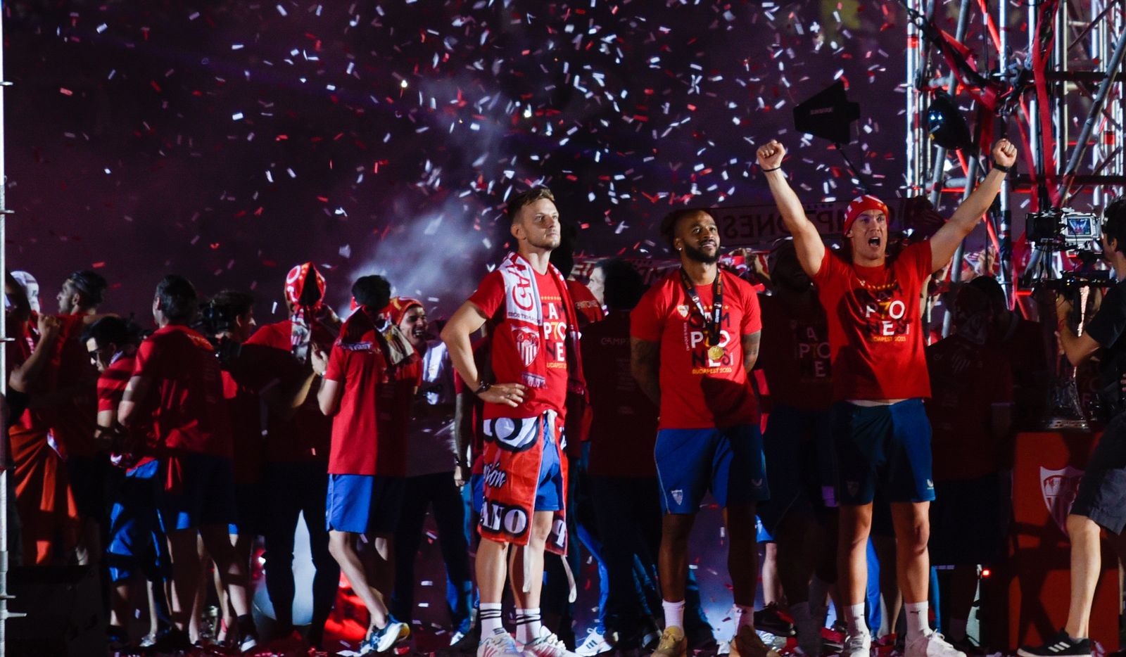 La celebración del Sevilla en el Ramón Sánchez-Pizjuán, en imágenes