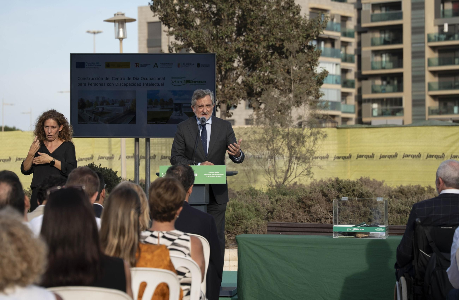 Las imágenes de la primera piedra del centro de día ocupacional Juan Goytisolo de Verdiblanca en Almería