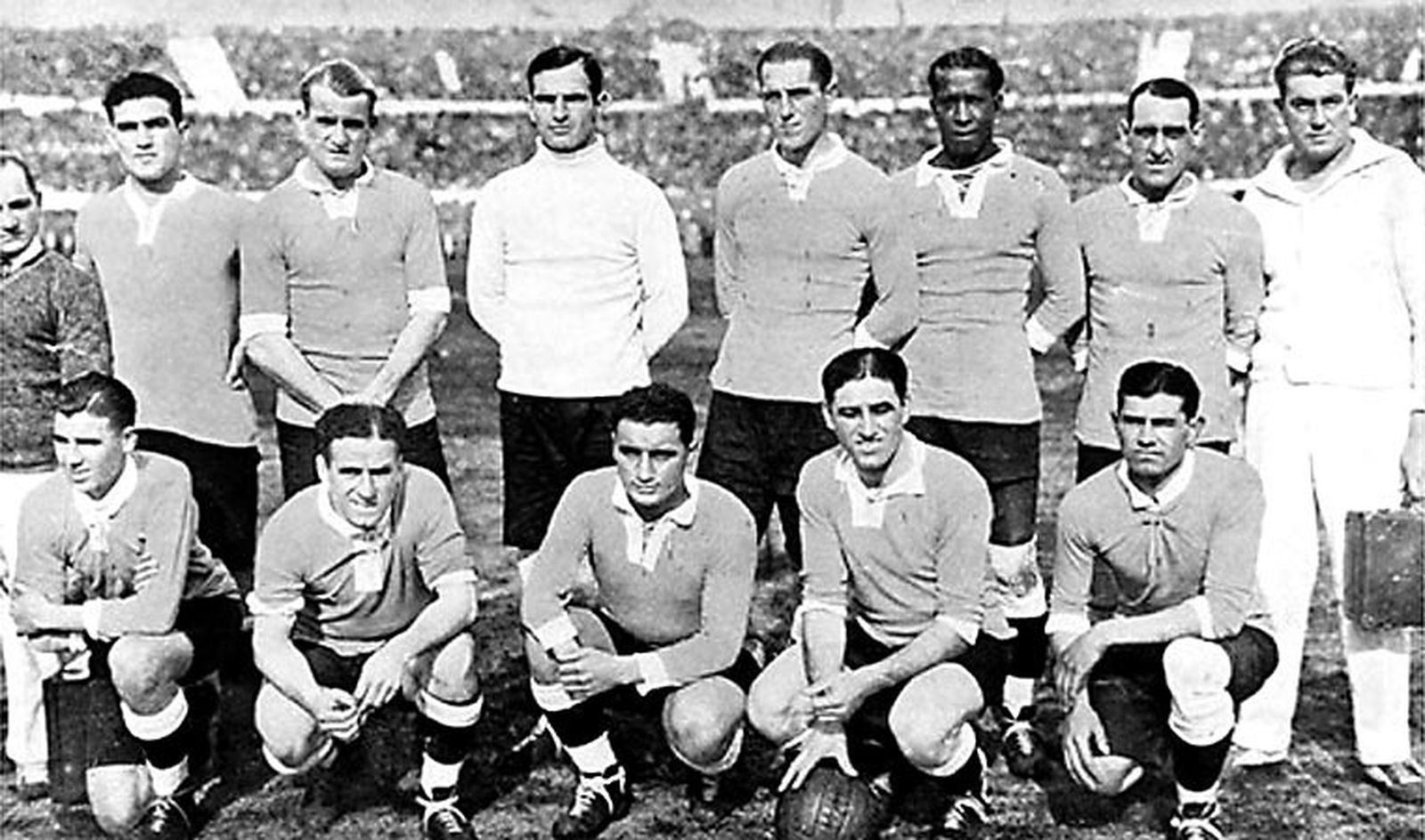 Héctor Castro, en centro, abajo