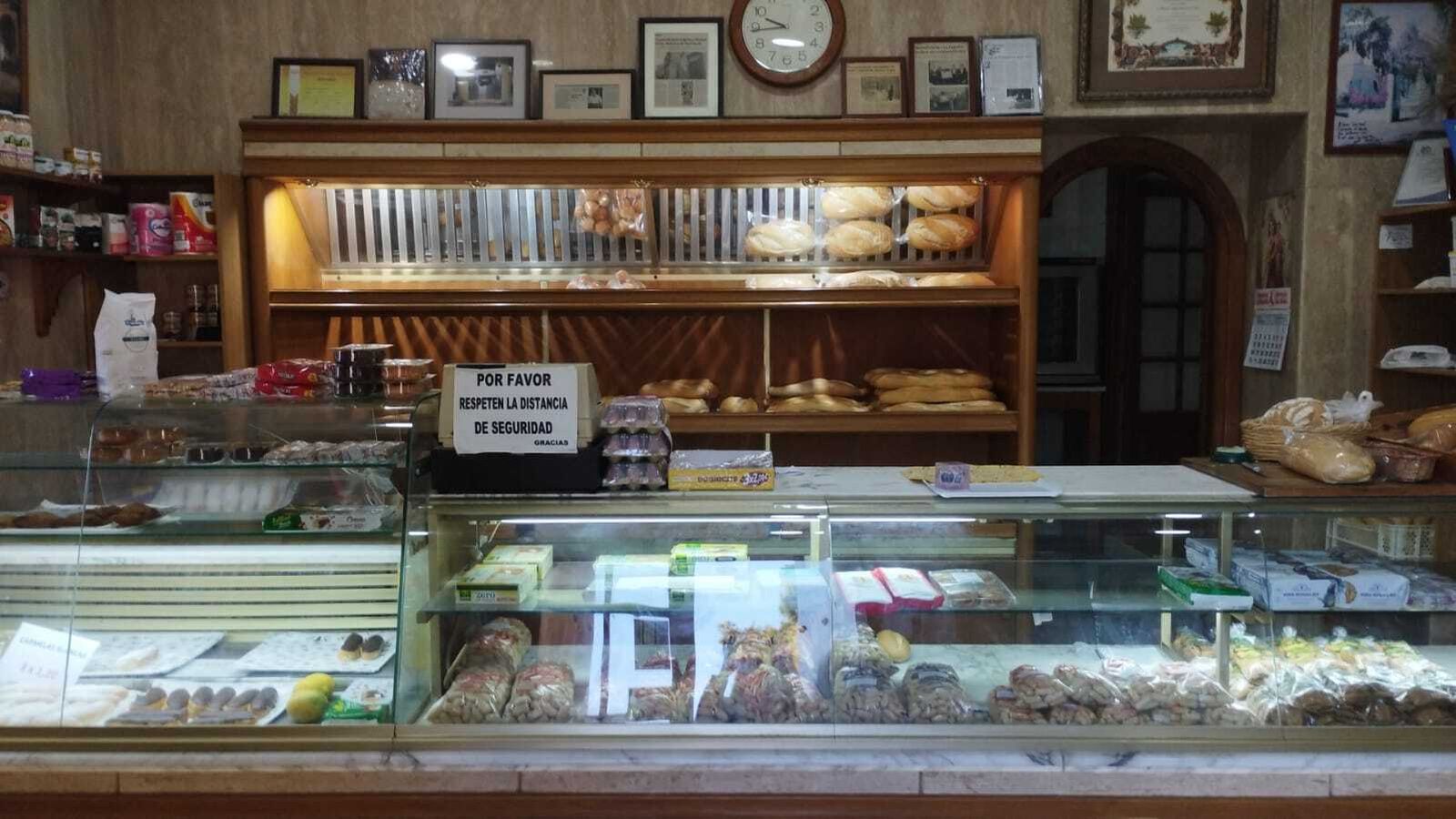 El despacho de pan de la panadería La Pajarita.