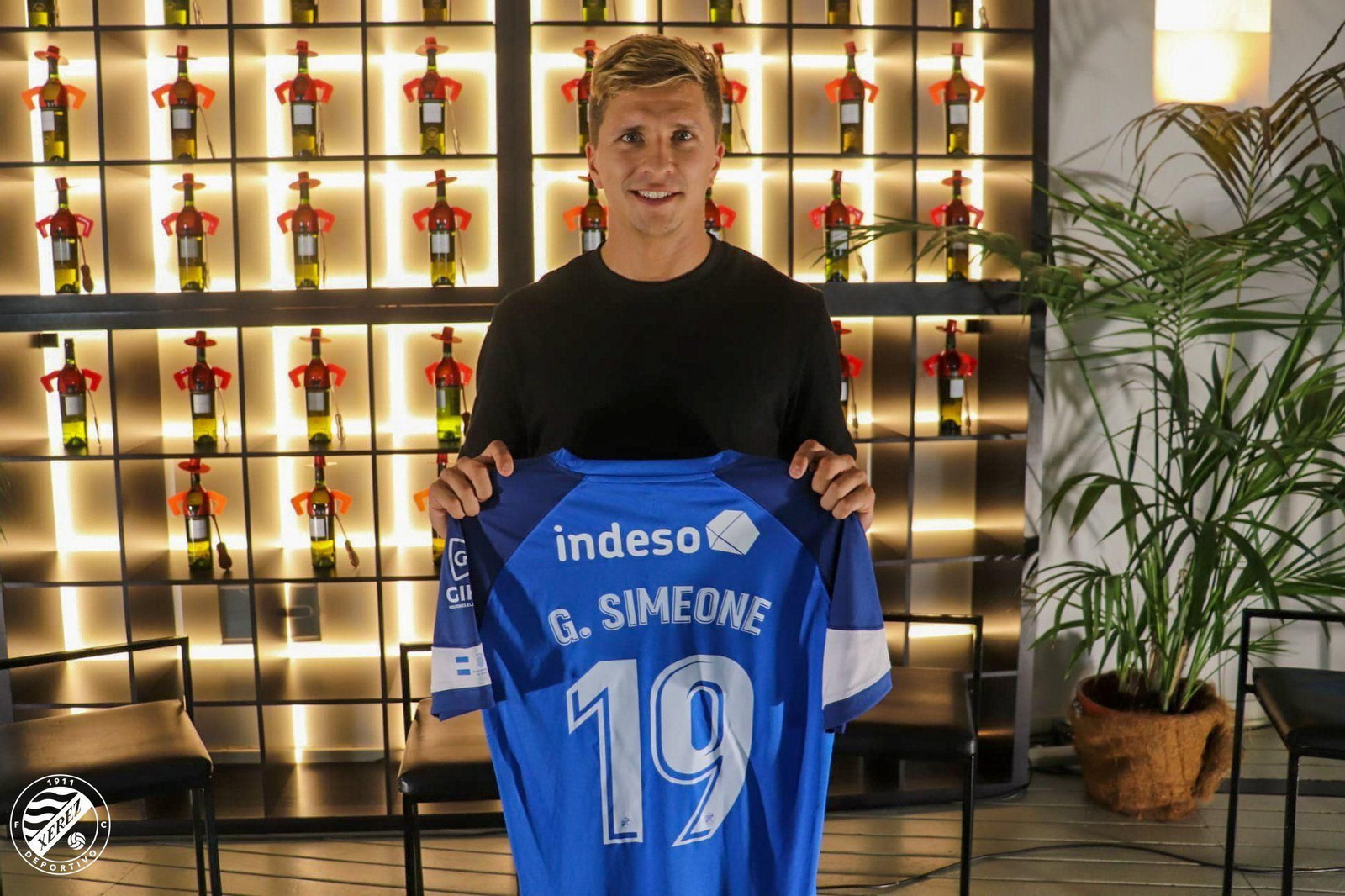 Gianluca Simeone se marcha del Xerez DFC tras abonar su cláusula liberatoria.