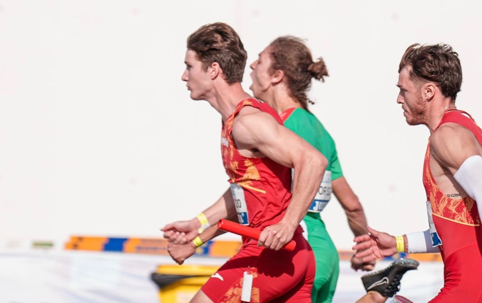 Mario Mena logró también el bronce en la prueba del 4x100 relevos.