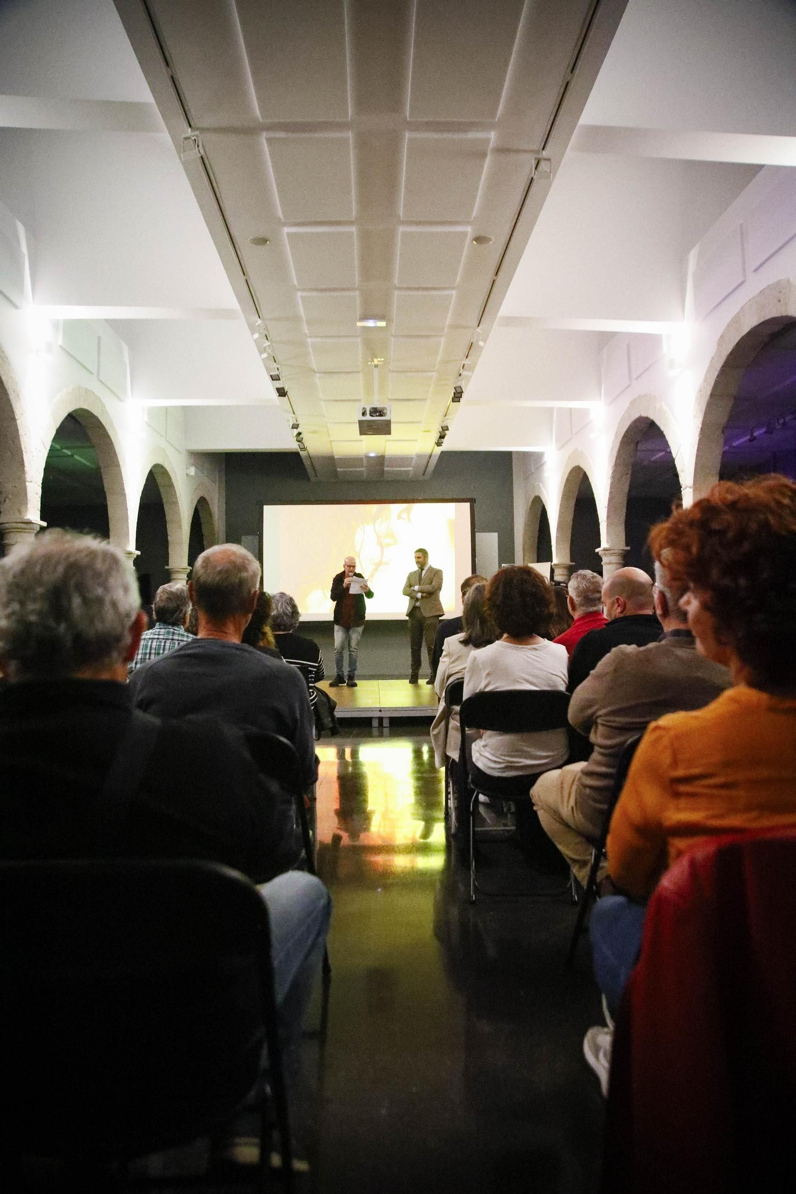 El Centro Andaluz de la Fotografía de Almería presenta el calendario 2025 con la actuación de la bailaora María Moreno, en imágenes