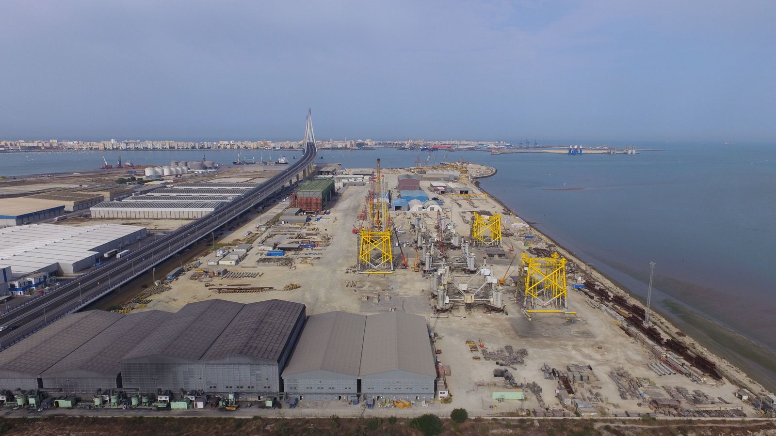 Vista de los trabajos que se ultiman en Dragados Offshore en Puerto Real