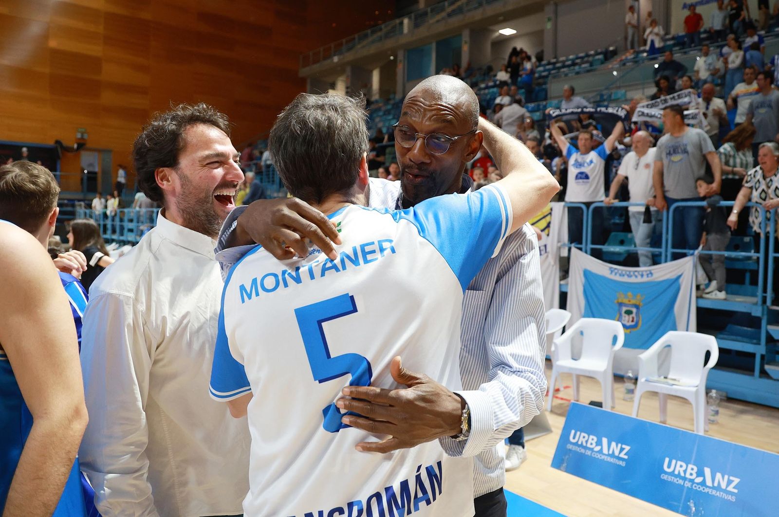 Imágenes del sábado 13 de abril en Huelva