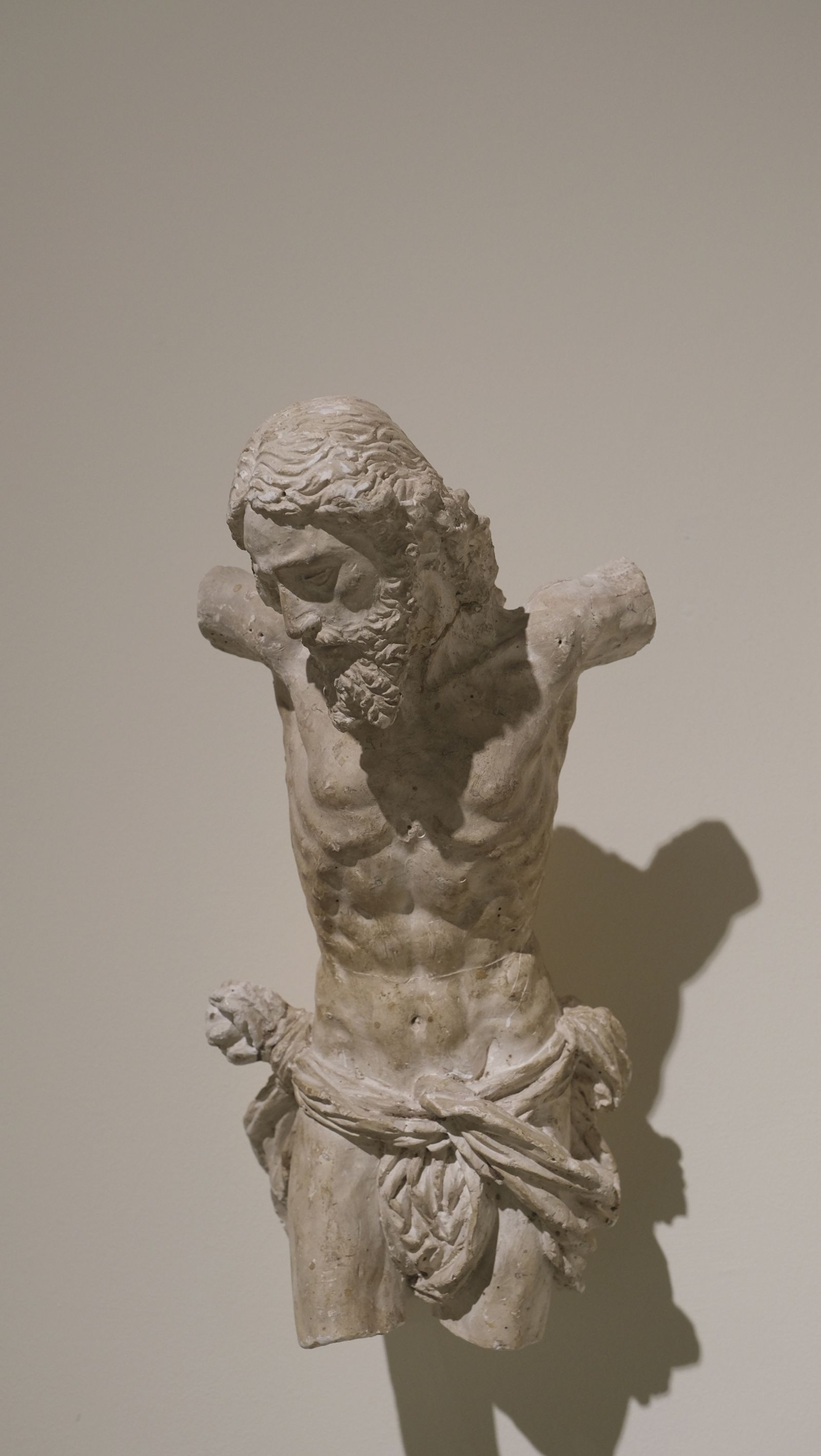 Las fotos de la exposición del escultor e imaginero Luis Álvarez Duarte en el MUREC