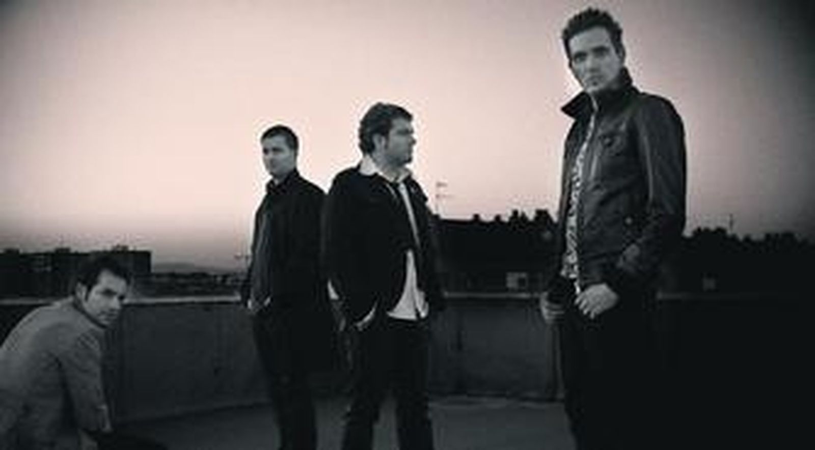 La banda madrileña Iguana Tango lleva esta noche a la sala Mae West las canciones de 'Demasiados lobos aullando para una sola luna'.