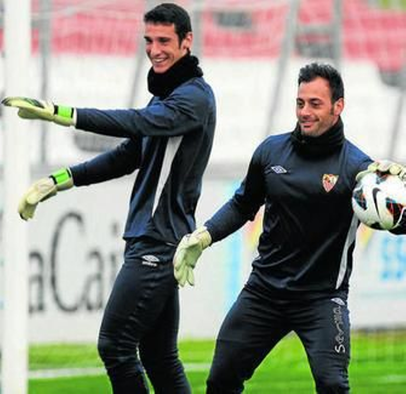 Beto y Sergio Rico, cuarto portero del Sevilla.