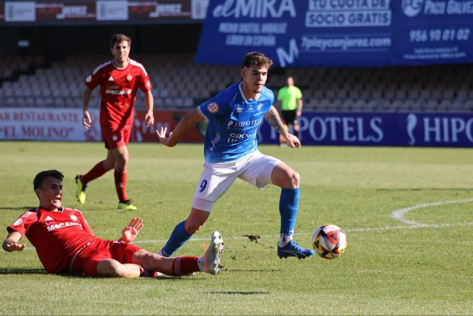 Joselu Friaza repitió en ataque, pero en esta oportunidad no marcó.