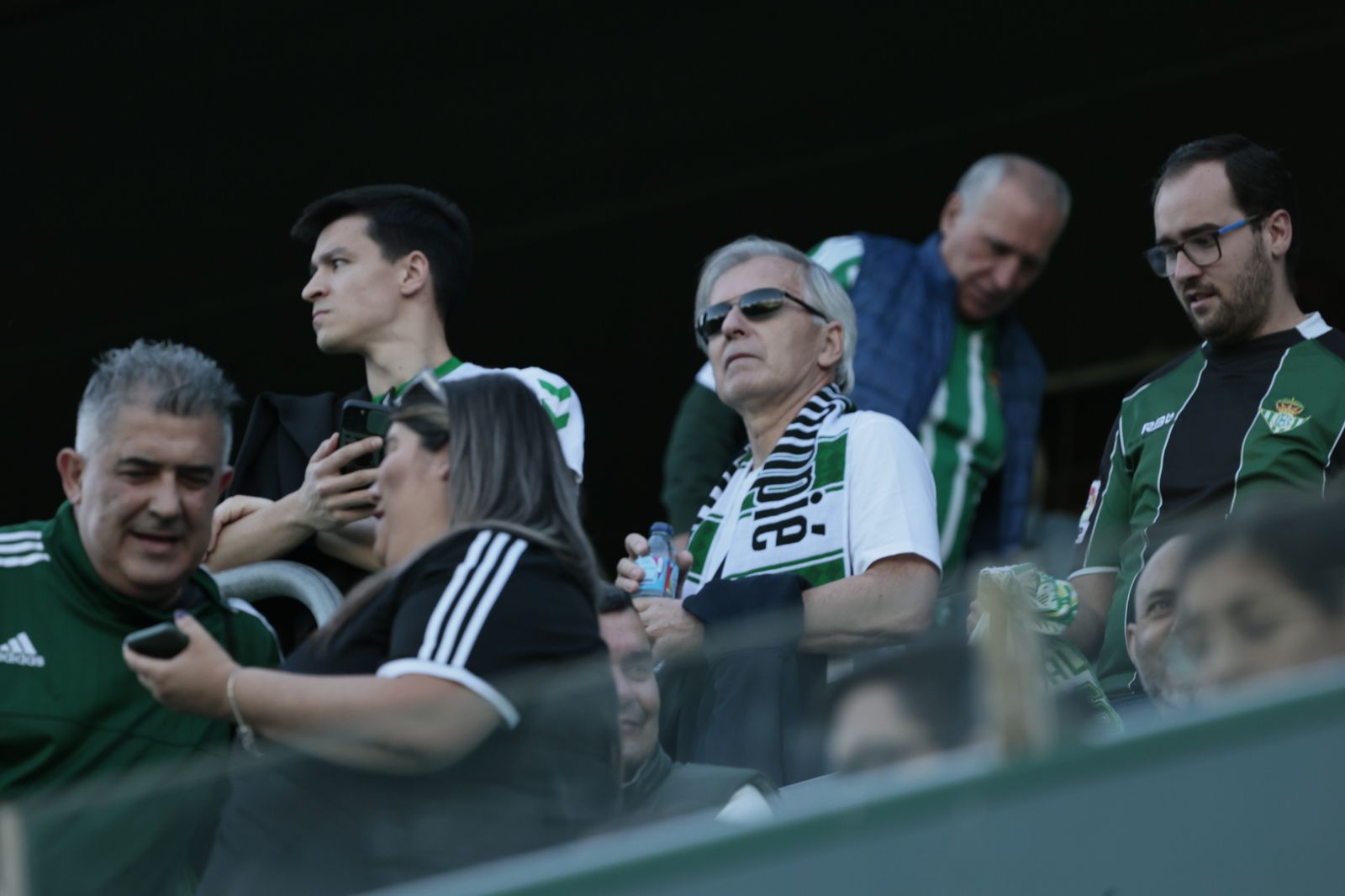 Buscáte en las gradas del Villamarín