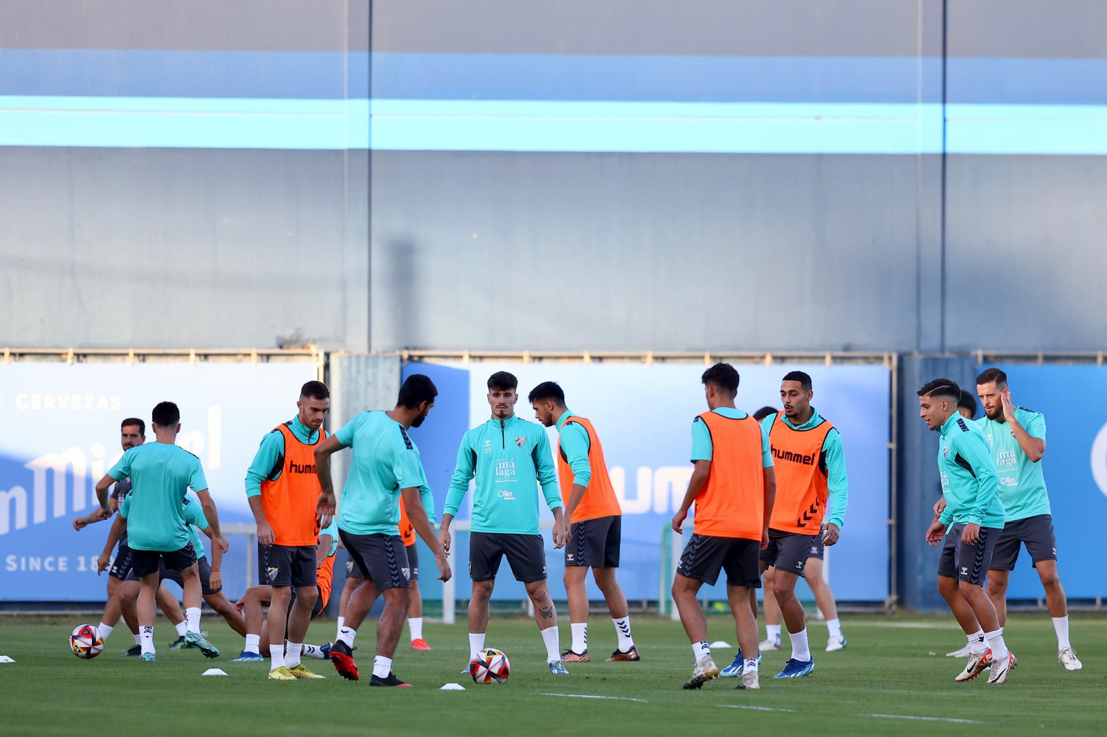 El Málaga CF da los últimos pespuntes antes de recibir al Córdoba