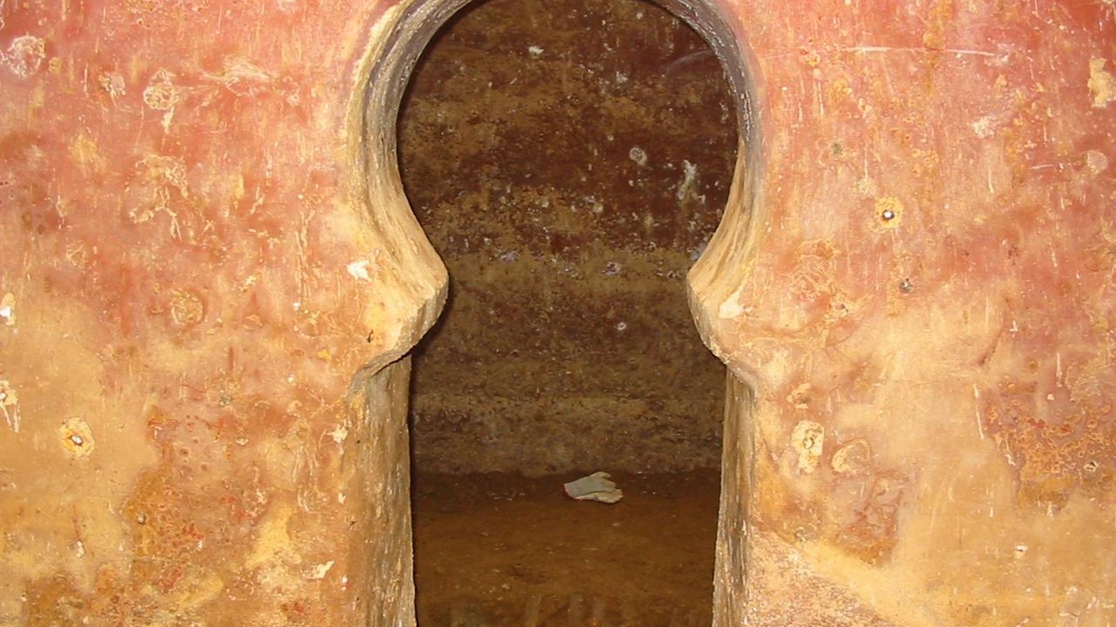 Interior del aljibe localizado junto a la pista de helicópteros del 061.