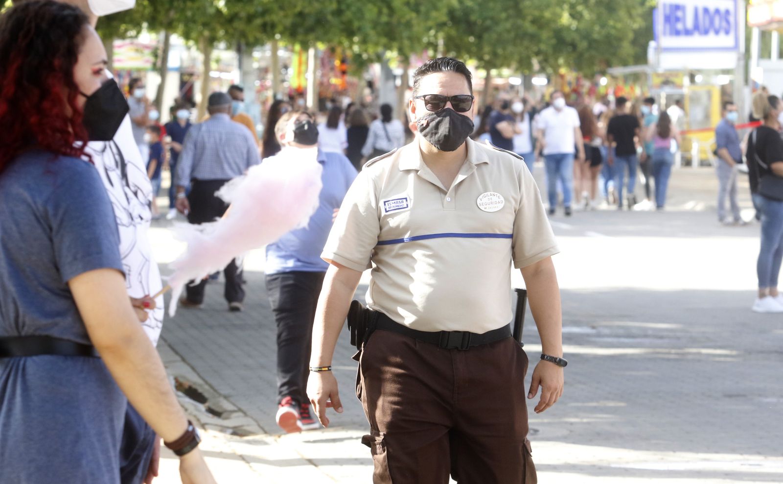 Primera jornada en el parque de atracciones de El Arenal, en imágenes