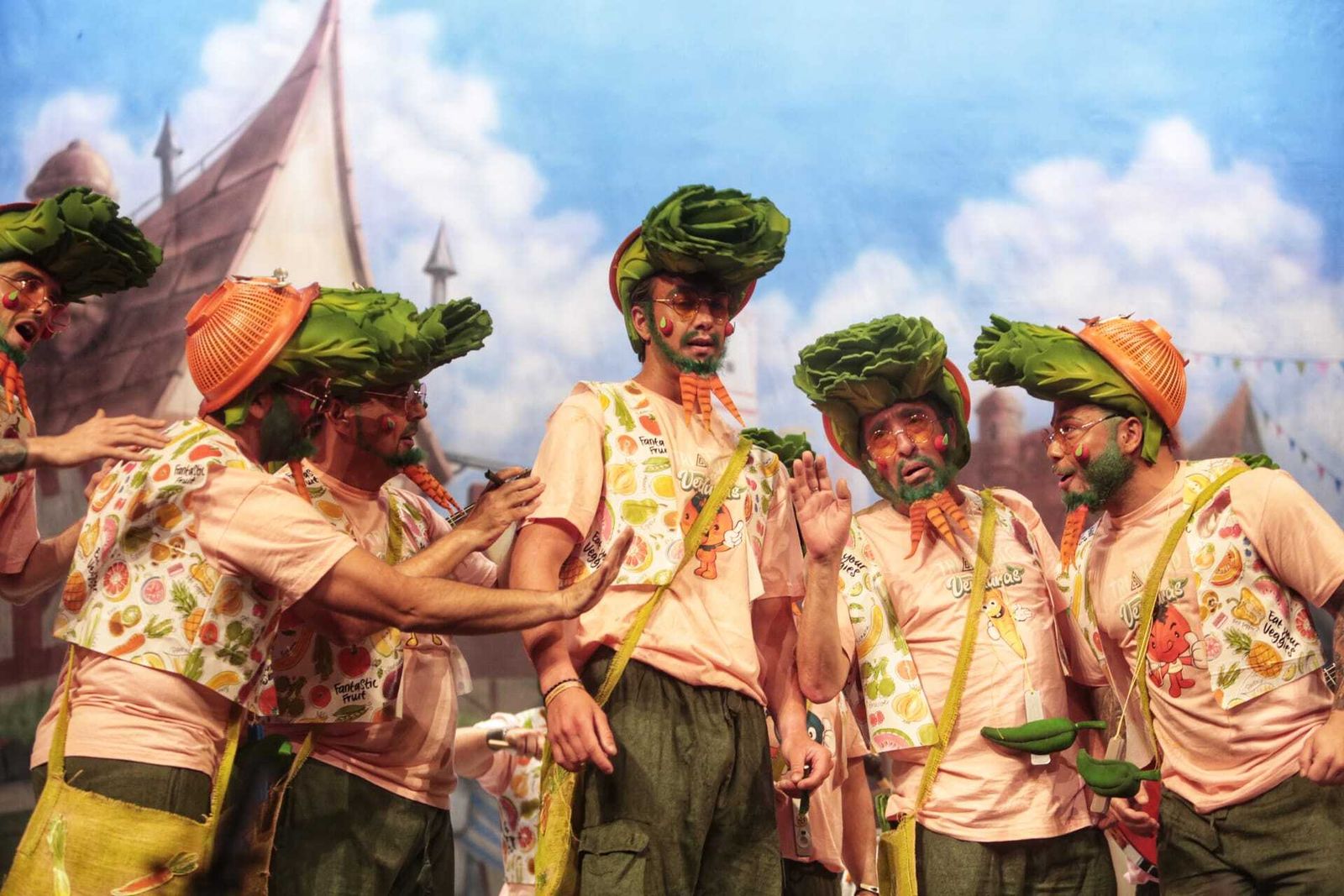 Chirigota "Los del triángulo de las verduras".