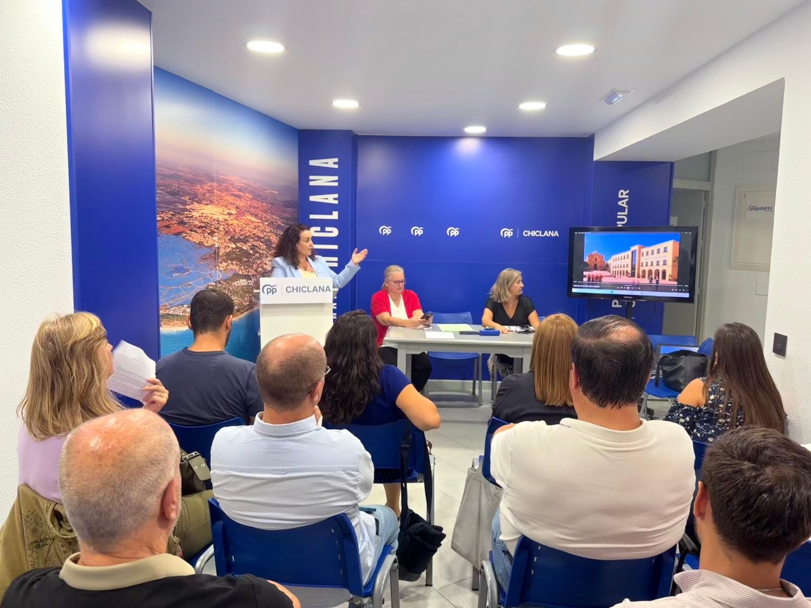 Una imagen de la junta directiva local.