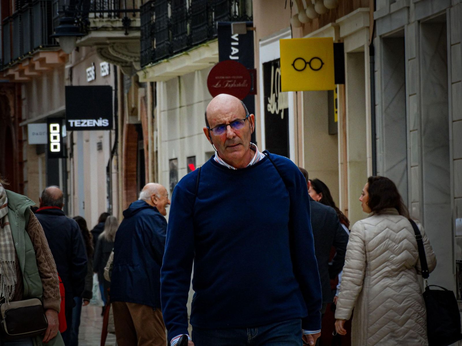 Fotografías del ambiente en la ciudad durante la mañana del lunes