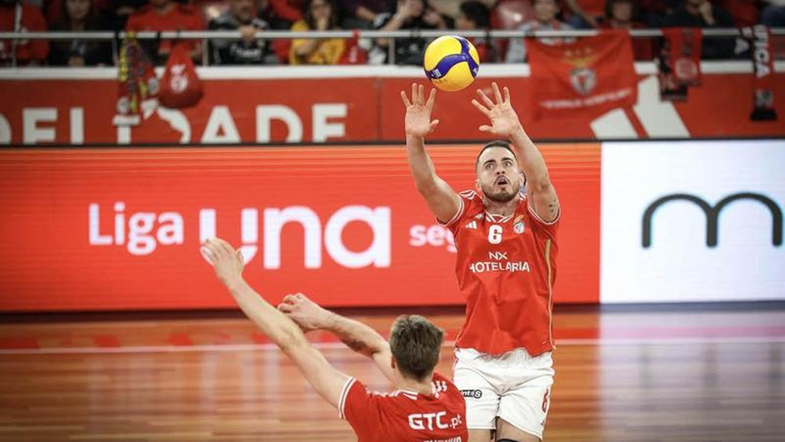 Bernardo Westermann en un partido con la camiseta del Benfica.