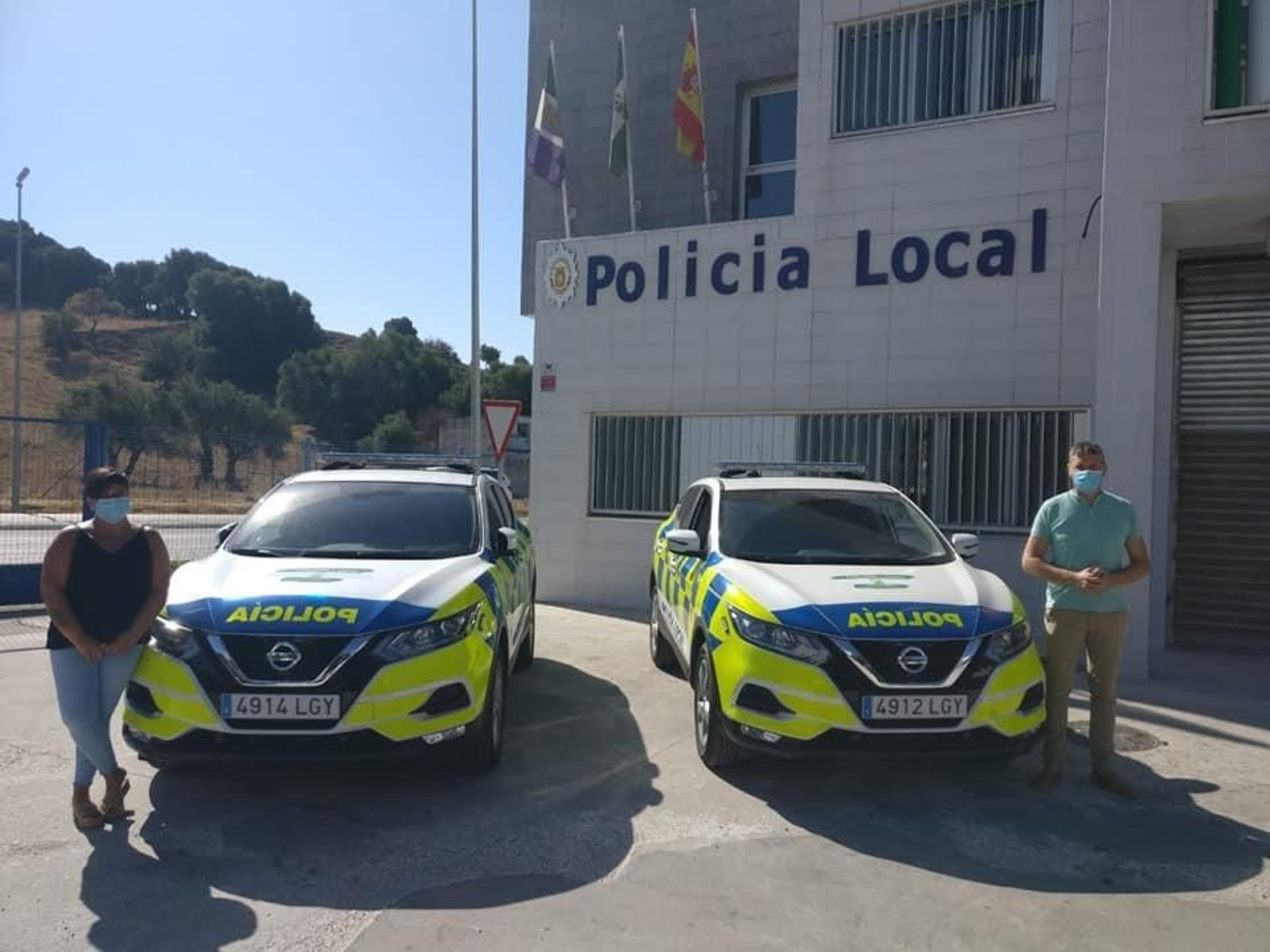 Los dos nuevos coches de la Policía Local de Jimena.