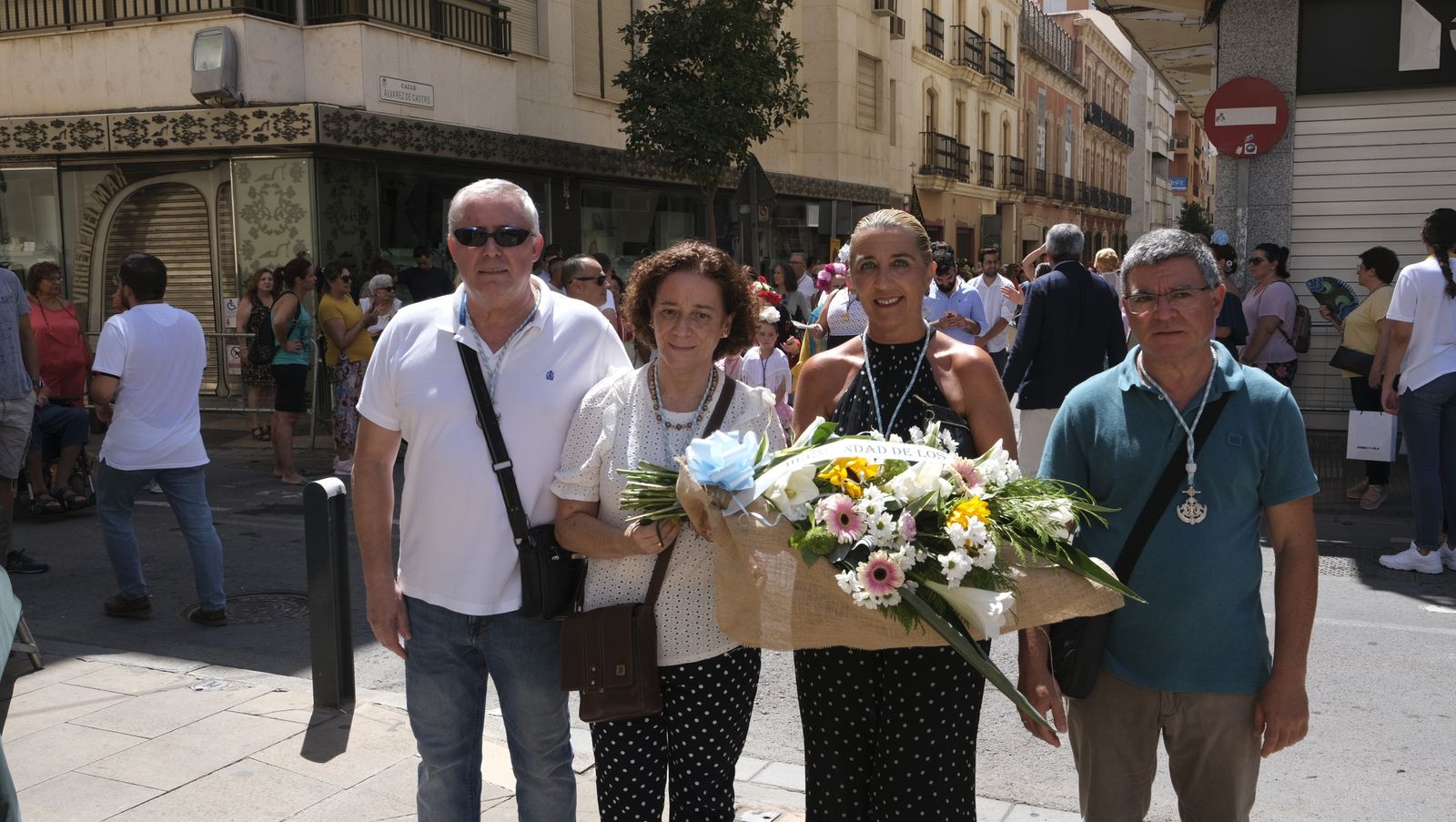 Imágenes de la ofrenda floral a la Virgen del Mar. Feria de Almería 2022
