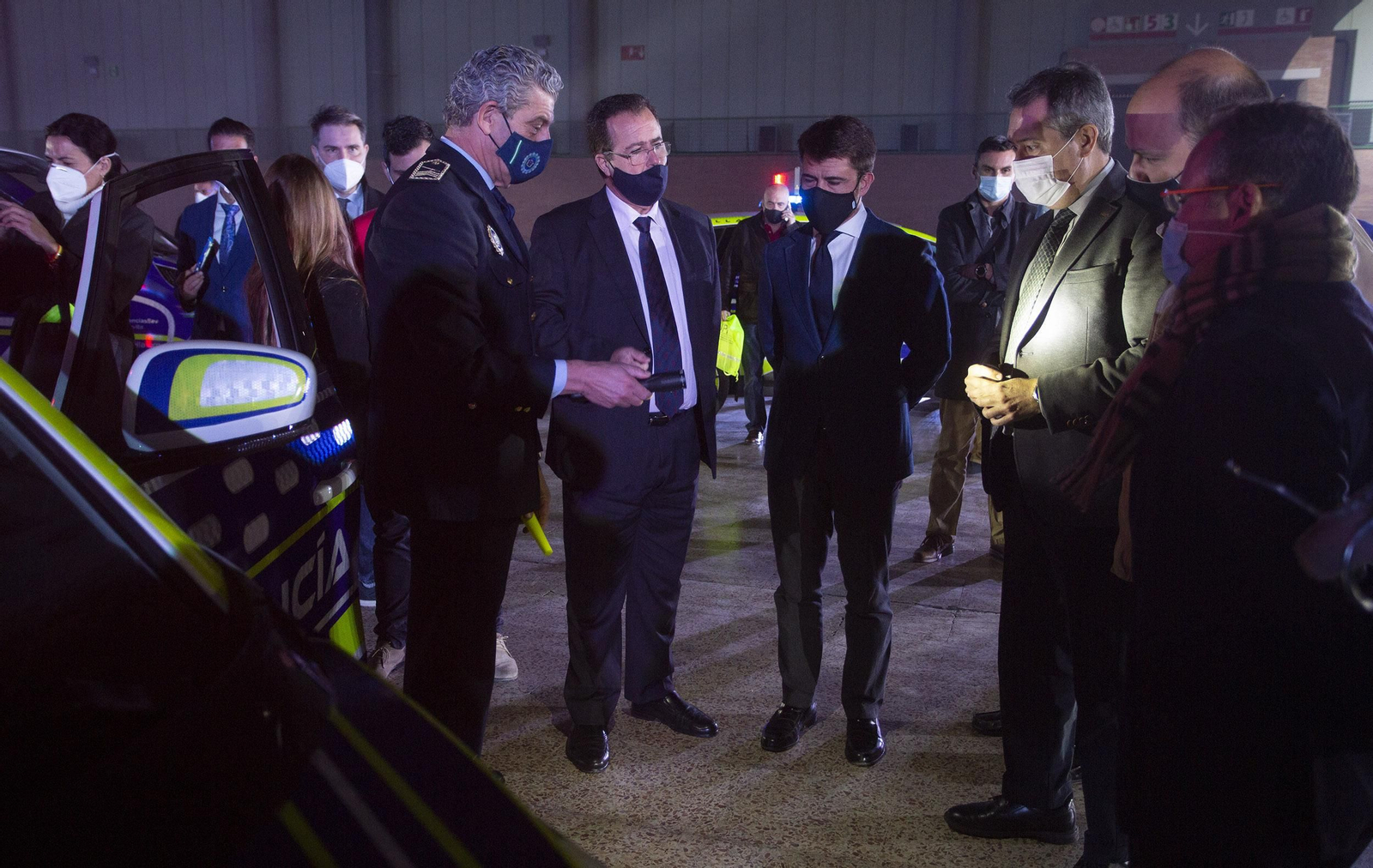 La presentación de los nuevos vehículos de la Policía Local de Sevilla, en imágenes