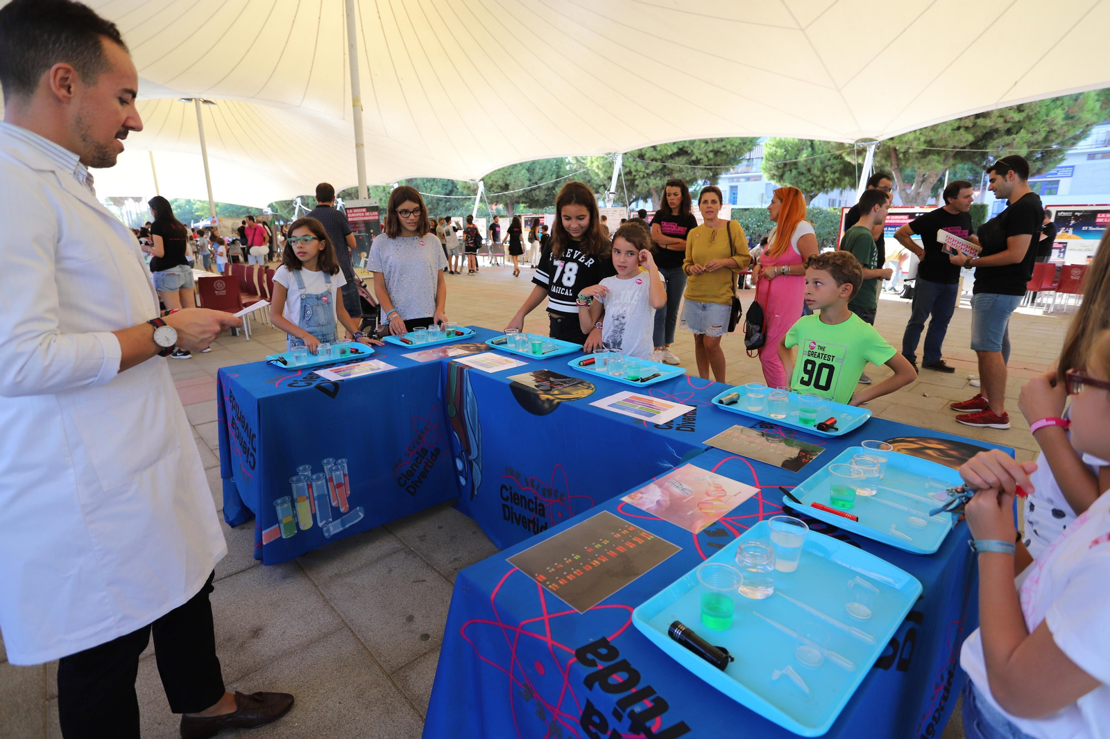 Imágenes de la inauguración de la Noche Europea de los Investigadores