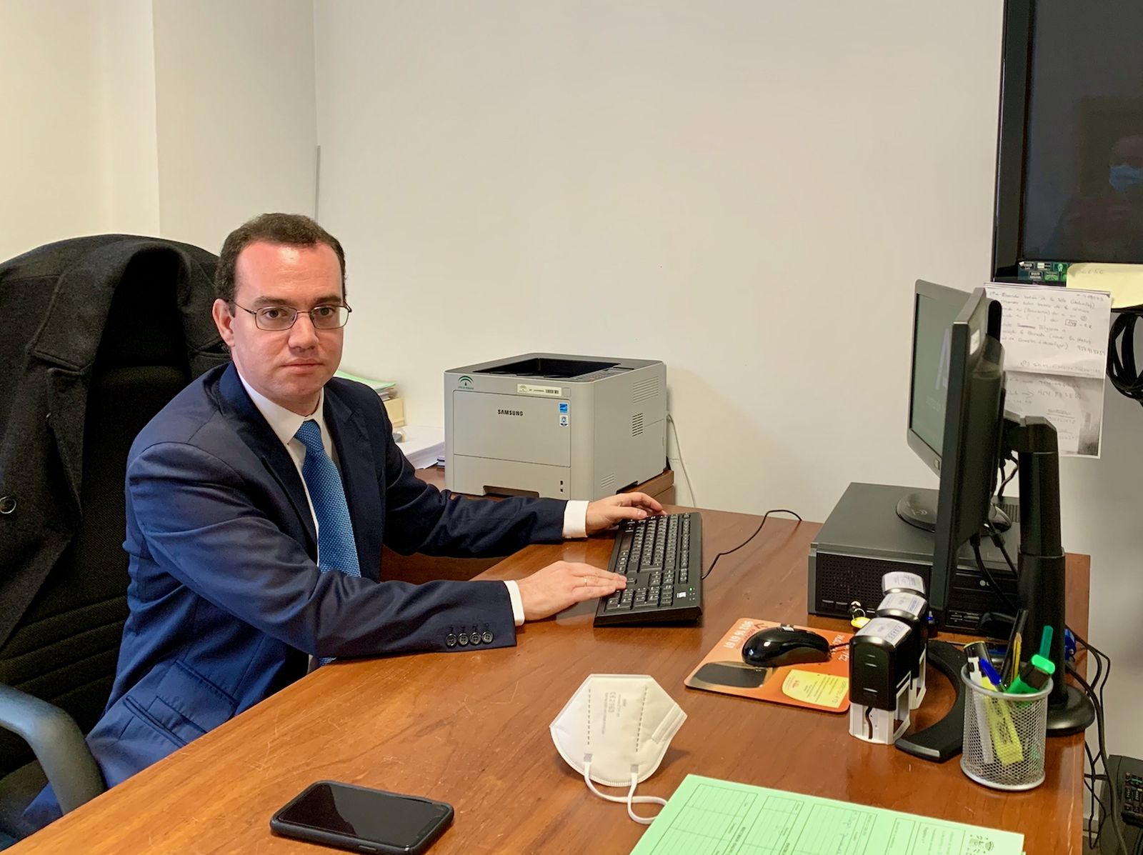 Juan Ramón Queraltó, en su despacho de la Fiscalía de Lora del Rio