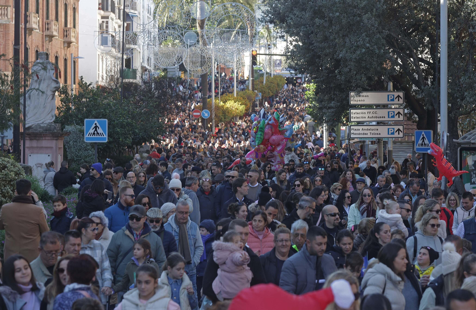 El centro de Algeciras durante el arrastre de latas.