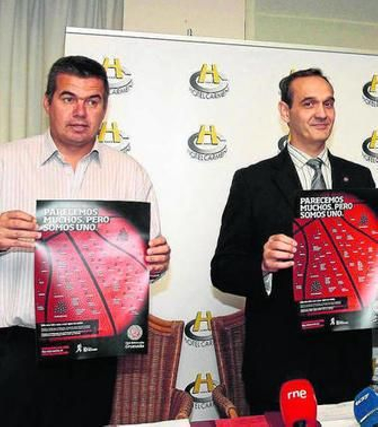 Carlos Díaz y Julián Aranda, obligados a hacer encaje de bolillos.