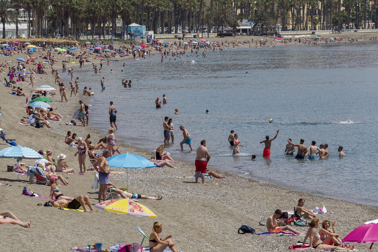 Las fotos de las playas de Málaga a unas horas del fin del estado de alarma