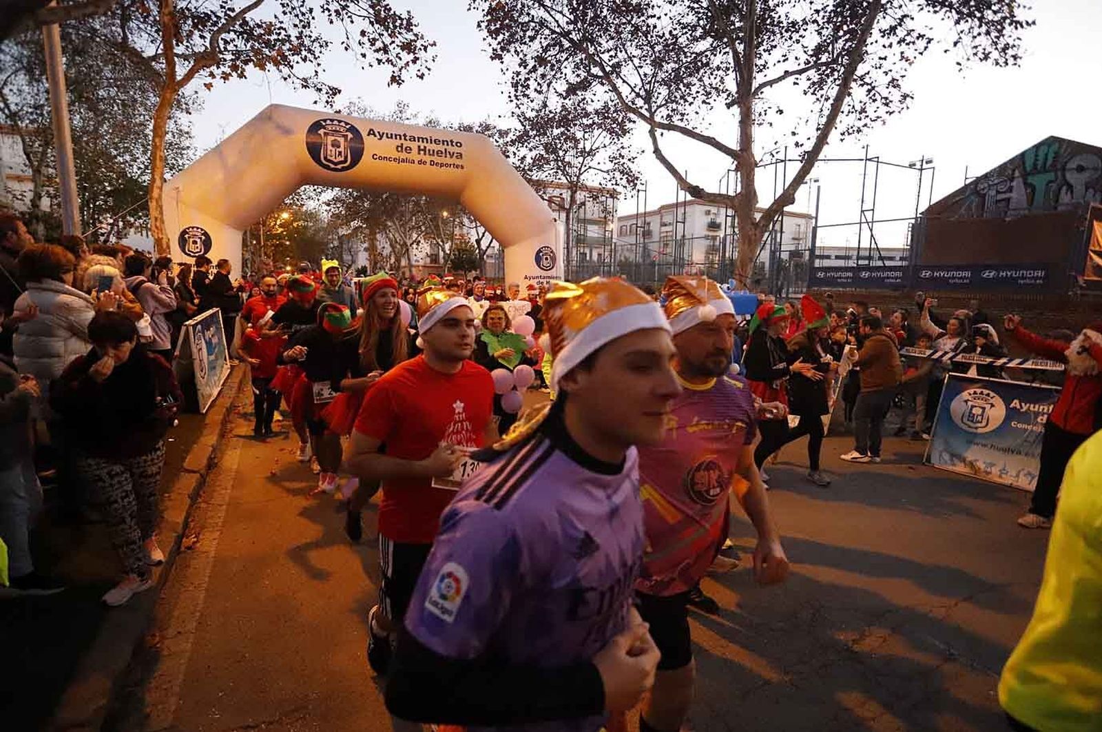 Imágenes de la carrera de San Silvestre en Huelva